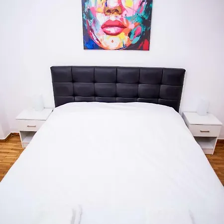 Center On The Sea Apartmán *