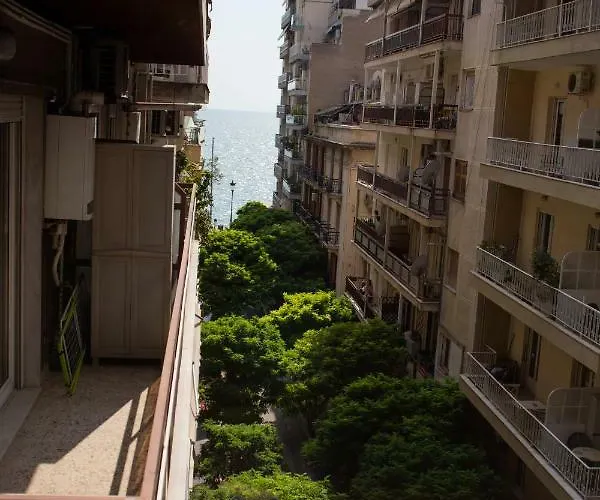Center On The Sea Apartment Thessaloniki
